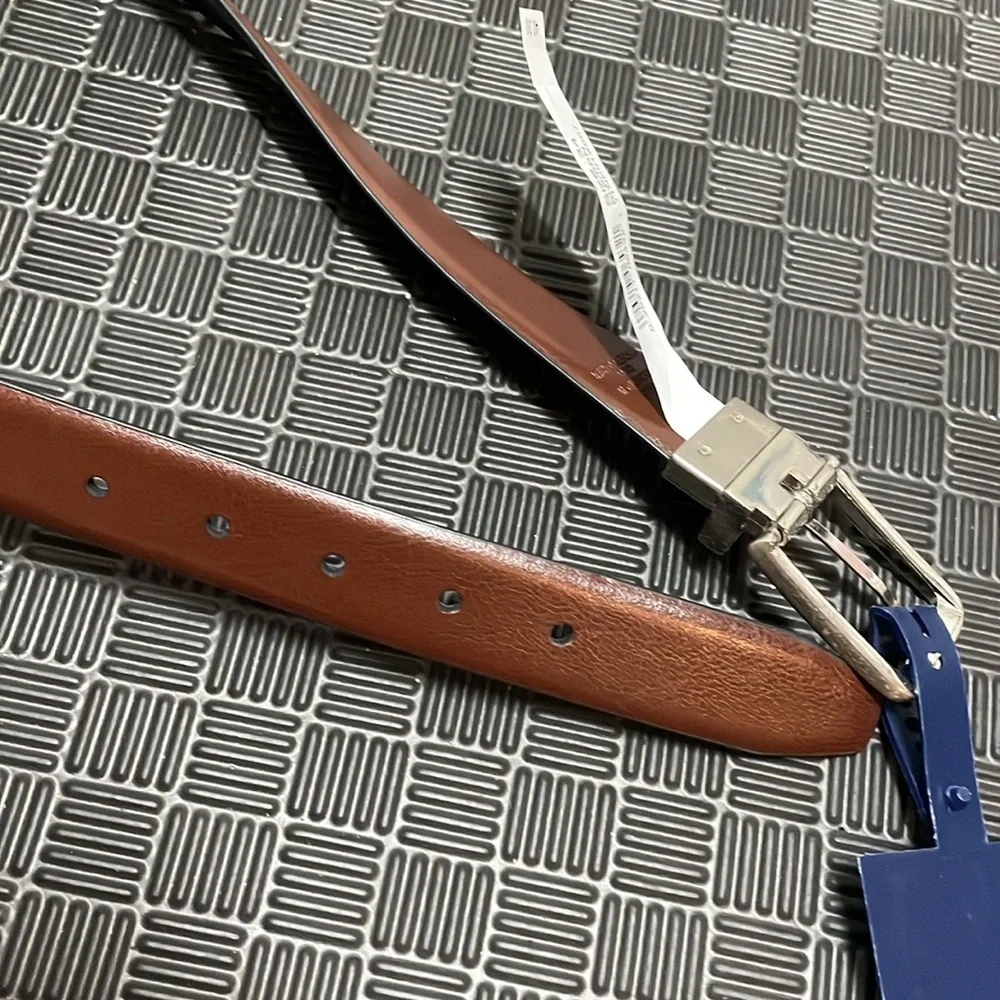 Nautical reversible black and tan belt never used size 34